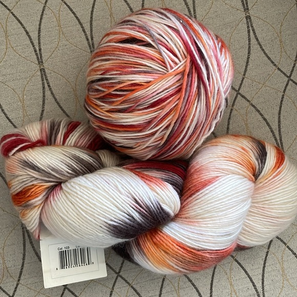 2 Skeins of 100% variegated merino fingering weight yarn for knitting crochet - Picture 4 of 6